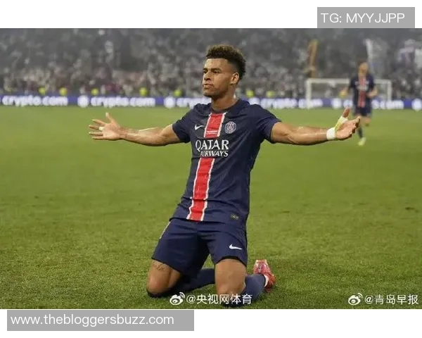 杜埃打进处子球并实现双响成为2017年后法国队首位球员
